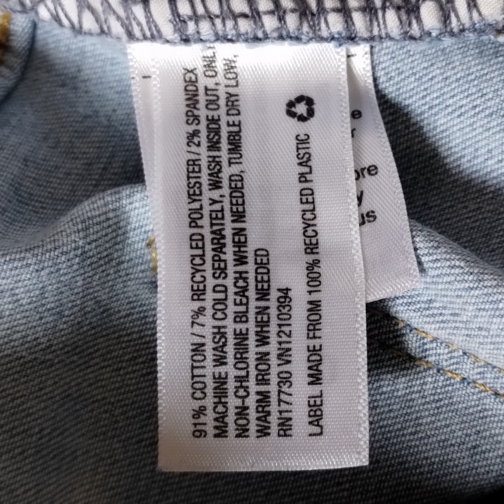 Universal Thread Jeans - Picture 5 of 5